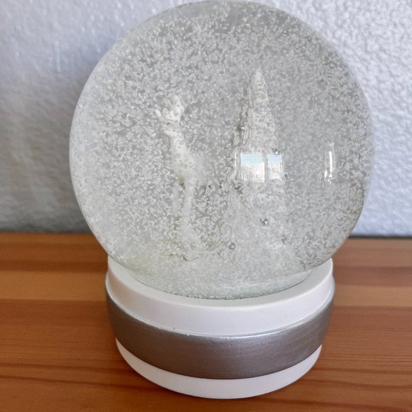 Snow Globe with a Deer